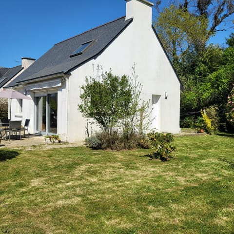 "La Maison de Gigi", à 2 minutes de la plage de Kerler! Et à 5 minutes de la plage de la pointe de Mousterlin! House in Bénodet