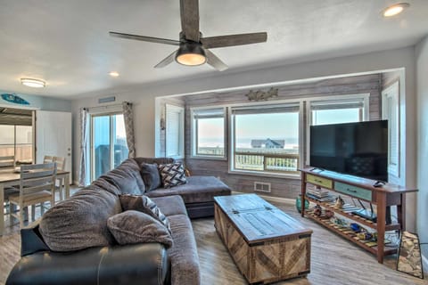 Gold Beach Home with Hot Tub, quarter Mi to Beach! House in Oregon