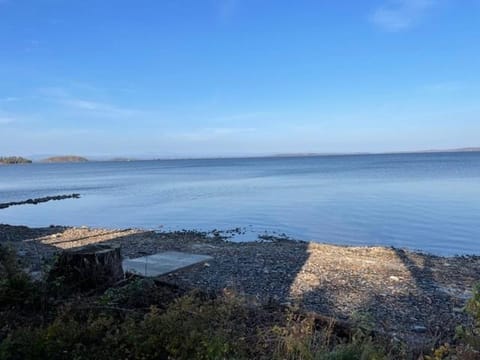 Life on the Lake House in Malletts Bay
