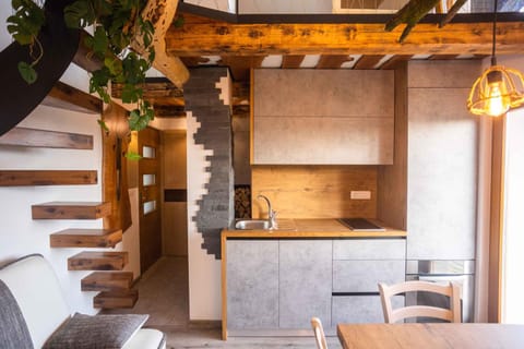 Summer, Dining area
