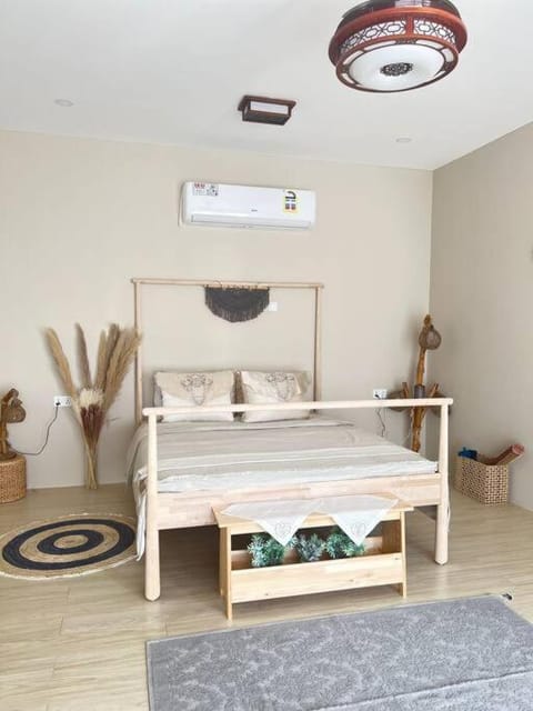 Bed, Bedroom, air conditioner