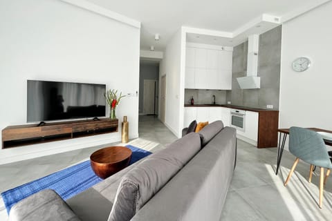 Communal lounge/ TV room, TV and multimedia, Living room, Seating area, Evening entertainment
