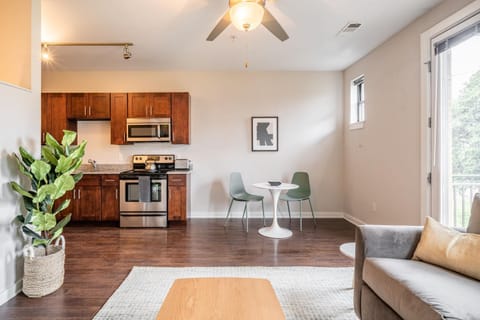 CozySuites MusicRow Astonishing Studio with free parking 22 Apartment in Music Row