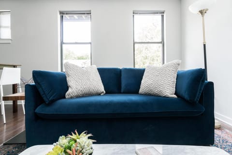 CozySuites MusicRow Astonishing Studio with free parking 37 Apartment in Music Row