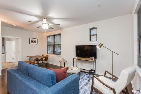 CozySuites Music Row Spacious 1BR with free parking 30 Apartment in Music Row