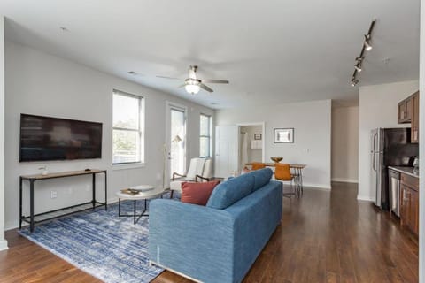 CozySuites Music Row Spacious 2BR free parking 25 Apartment in Music Row