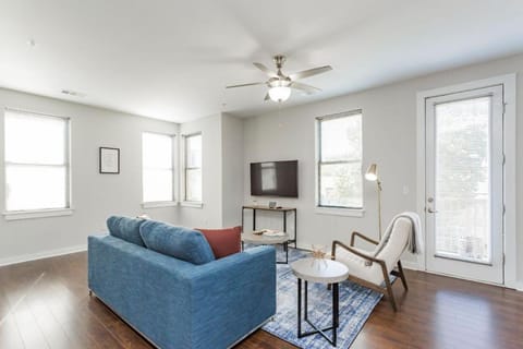 CozySuites Music Row Spacious 2BR free parking 25 Apartment in Music Row