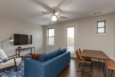 CozySuites MusicRow Astonishing Studio with free parking 53 Apartment in Music Row