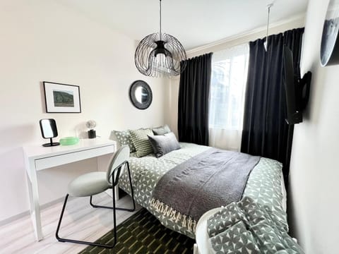 Bed, Photo of the whole room, Bedroom, hair dresser