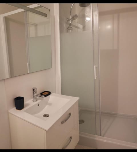 "Ile de Saint-Nicolas" T2 ou "Ile de Penfret" Studio, au cœur de Fouesnant! Apartment in Fouesnant