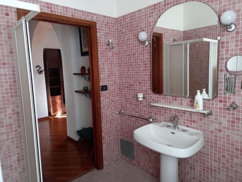 CASA LOLA Apartment in Livorno