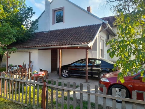 Private Apartment & Parking Apartment in Novi Sad