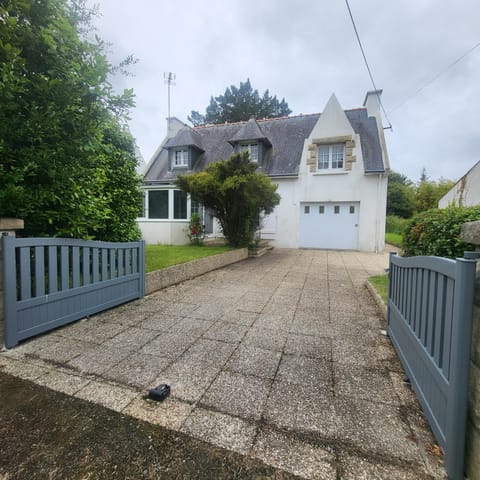 "Au Grand Pin" au calme à 5 minutes de la plage! House in Fouesnant