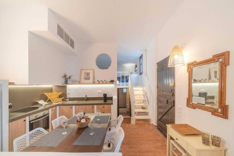 Living room, Photo of the whole room, Dining area, minibar