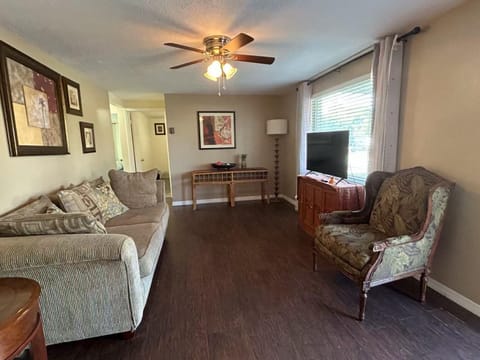 Gorgeous house nearby beach in 5 minutes House in Holiday