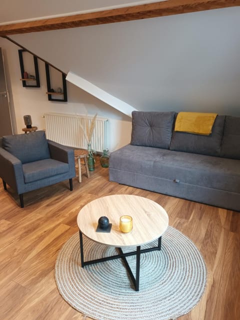 Le Studio Des Pervenches Apartment in Wallonia, Belgium