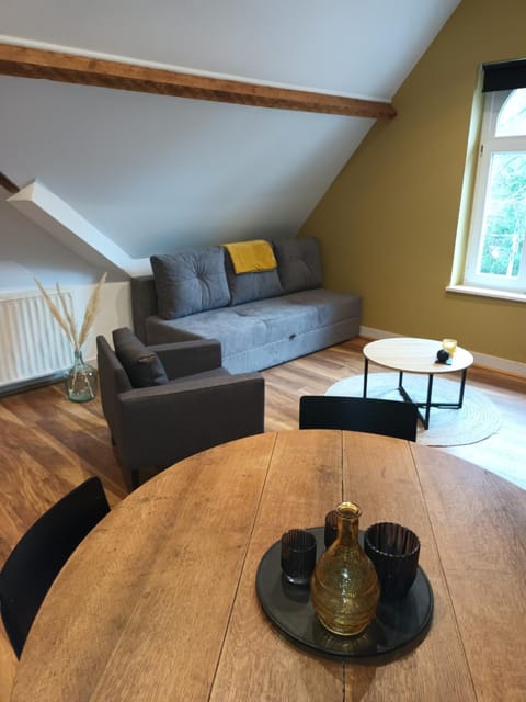 Le Studio Des Pervenches Apartment in Wallonia, Belgium