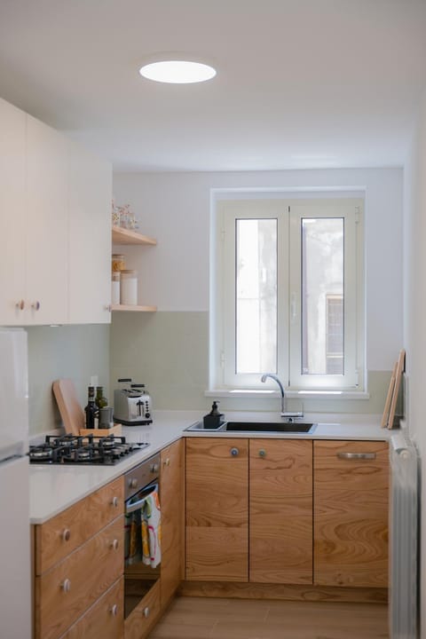 Coffee/tea facilities, Kitchen or kitchenette, dishwasher, pet friendly, stove, toaster, kitchen