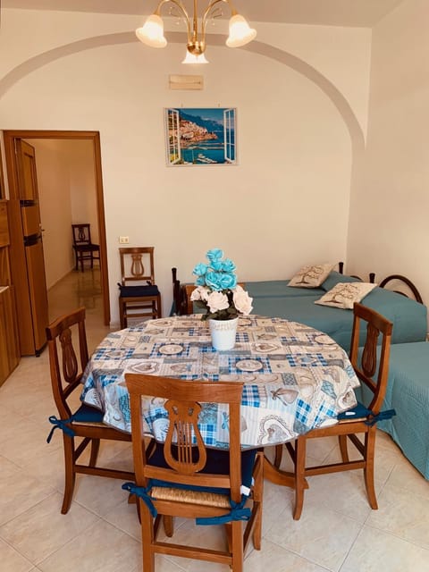 Bed, Living room, Photo of the whole room