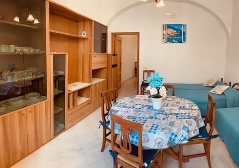 Living room, Seating area, Dining area, Bedroom