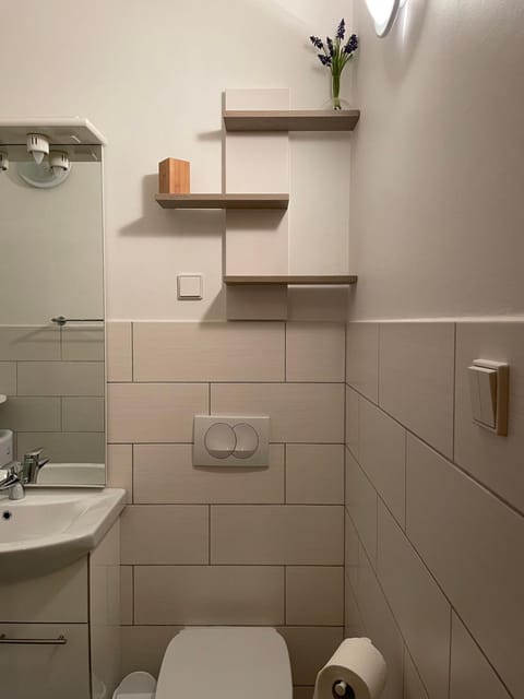 Toilet, Bathroom