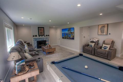 Creek Side Summit home House in Round Hill Village