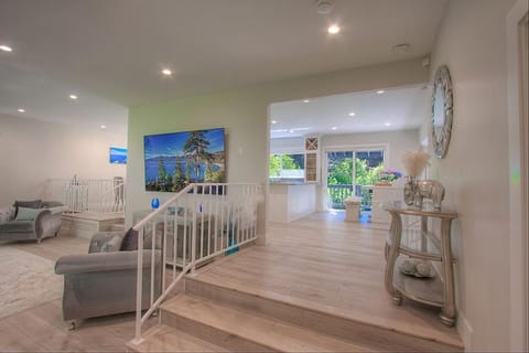 Creek Side Summit home House in Round Hill Village