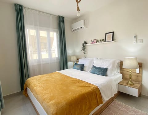 Bed, Bedroom, air conditioner