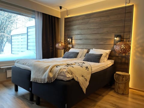 Bed, Garden view