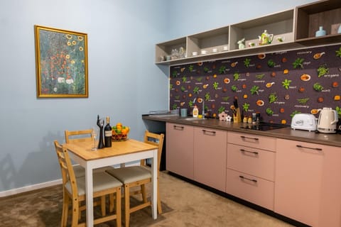 Kitchen or kitchenette, oven