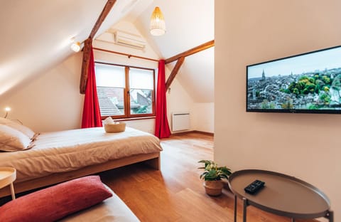 Bedroom, air conditioner