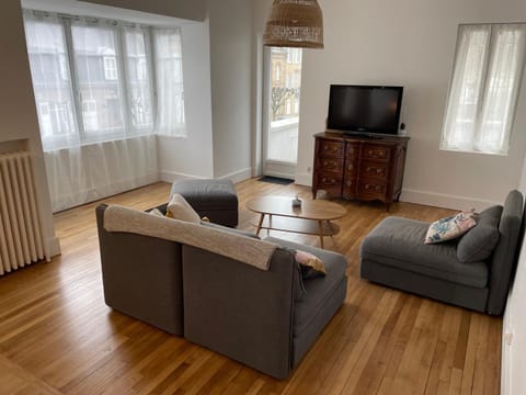 Apt Spacieux-Centre ville-Moulins-Le Pal 20min Apartment in Moulins