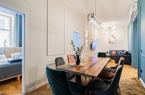 Modern Apartments Piłsudskiego Street Apartment in Krakow