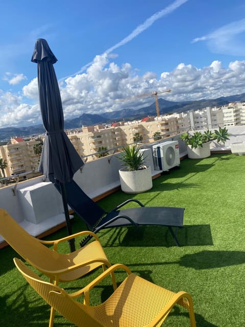 Patio, Mountain view