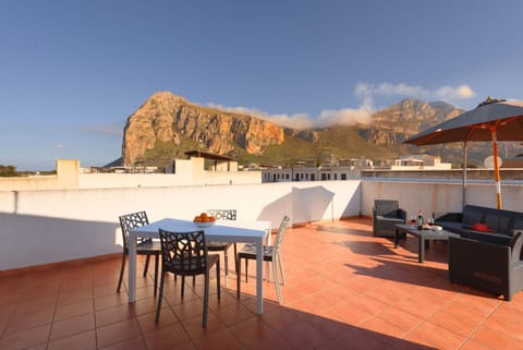 Balcony/Terrace, Balcony/Terrace, Mountain view, Mountain view