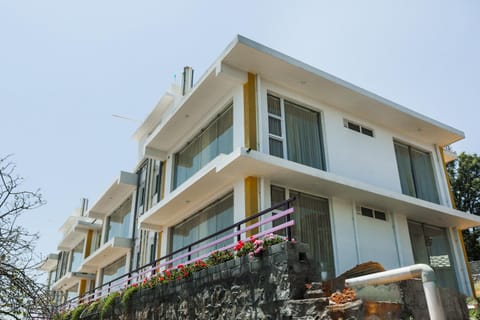 Property building, Day