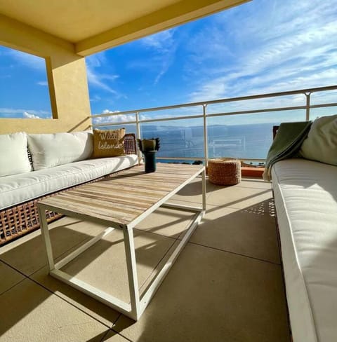 Paillote Perchée à 180 ° sur la mer Apartment in Ajaccio
