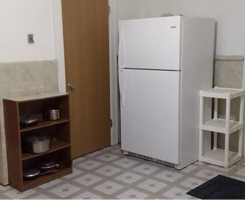 Non-Smokers Only Private Room 5 with Kitchen Best Price for 1 Long-Term Guest Bed and Breakfast in Ozark Mountains