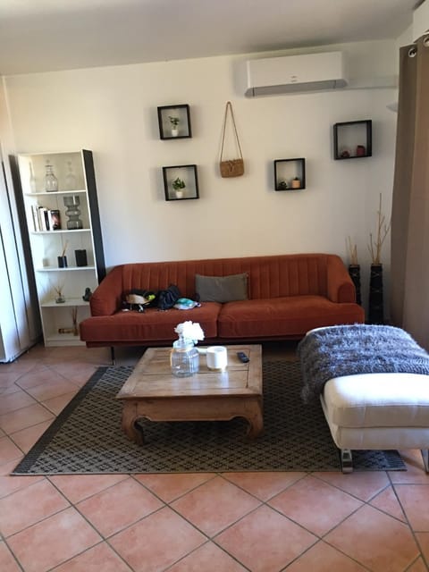 Living room, air conditioner