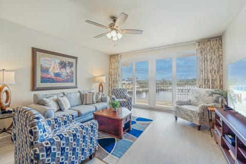 Stunning Resort Low Floor Condo! Sleeps 8! Steps 2 Beach & Restaurants! by Dolce Vita Getaways PCB Apartment in Panama City Beach