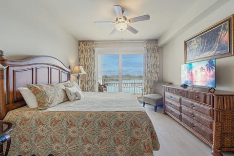 Stunning Resort Low Floor Condo! Sleeps 8! Steps 2 Beach & Restaurants! by Dolce Vita Getaways PCB Apartment in Panama City Beach