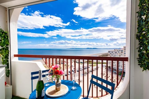 Natural landscape, View (from property/room), View (from property/room), Balcony/Terrace, Balcony/Terrace, Seating area, Beach, Beach, Landmark view, Landmark view, River view, River view, Sea view, Sea view