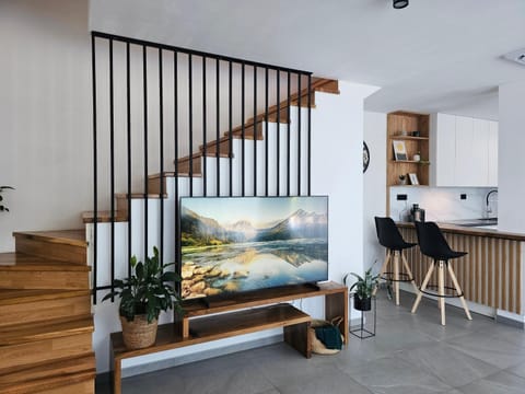 Communal lounge/ TV room, TV and multimedia, Kitchen or kitchenette, Seating area