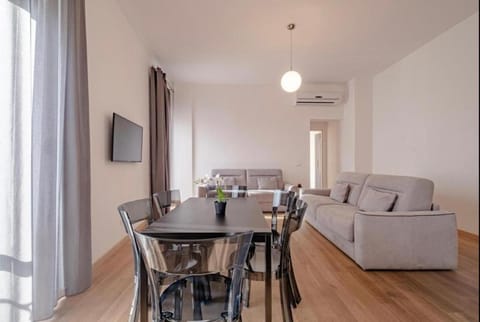 Communal lounge/ TV room, Lounge or bar, Meeting/conference room