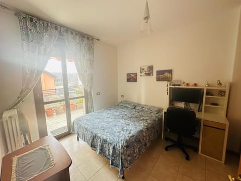 Bedroom, Internal: Not applicable to any particular room