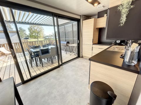 Chalet Jullouville - 6 pers. - Piscine chauffée - Terrasse privative - Proche plage et commerces - FR-1-361-470 Chalet in Saint-Pair-sur-Mer