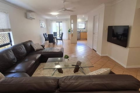 TV and multimedia, Living room, Seating area, fireplace, air conditioner