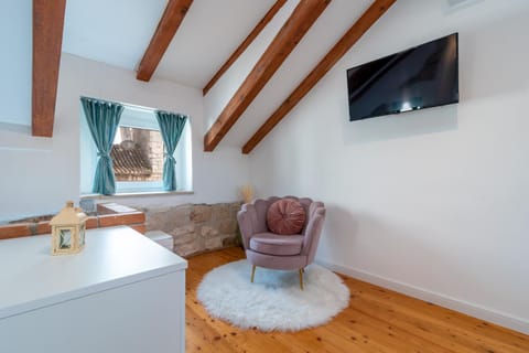 TV and multimedia, Seating area