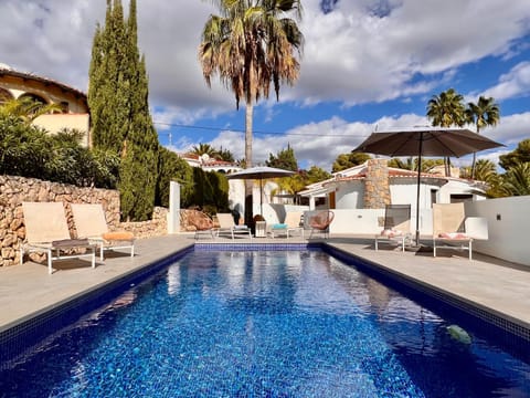 Pool view, Swimming pool, sunbed
