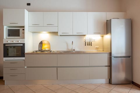 Kitchen or kitchenette, minibar, pet friendly, stove